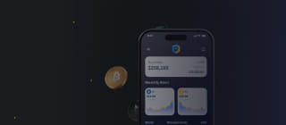 Section hero de la plateforme de trading sur fond sombre et atmosphérique